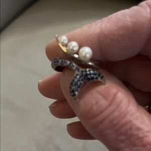 Mermaid tail ring with pearls